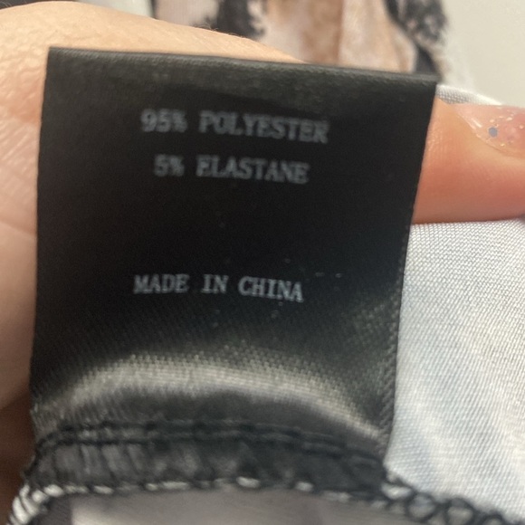 NWT LoveU Dear Animal Print Toe Shoulder Summer Blouse Size Medium - Picture 8 of 9